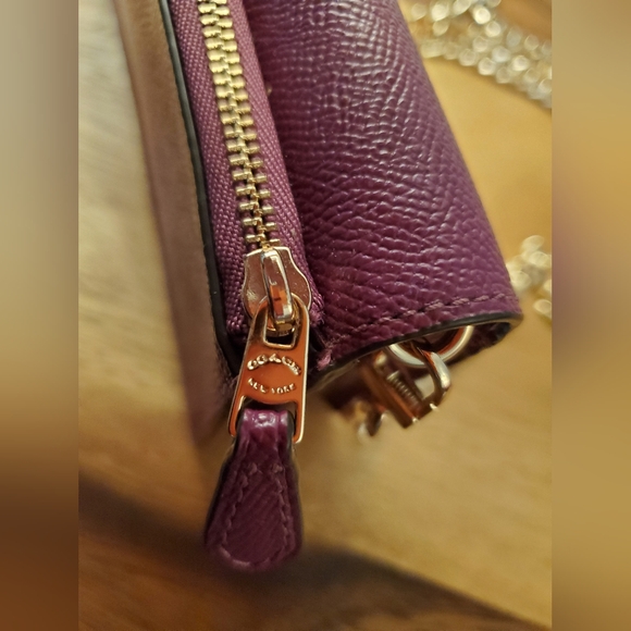COACH CELL CROSSBODY WALLET IN PERFECT CONDITION! - Picture 14 of 14